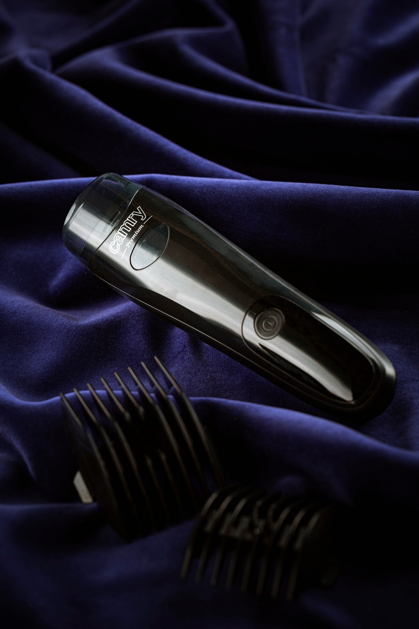 Camry CR2833 Vacuum Beard Trimmer USB Charger LCD Display