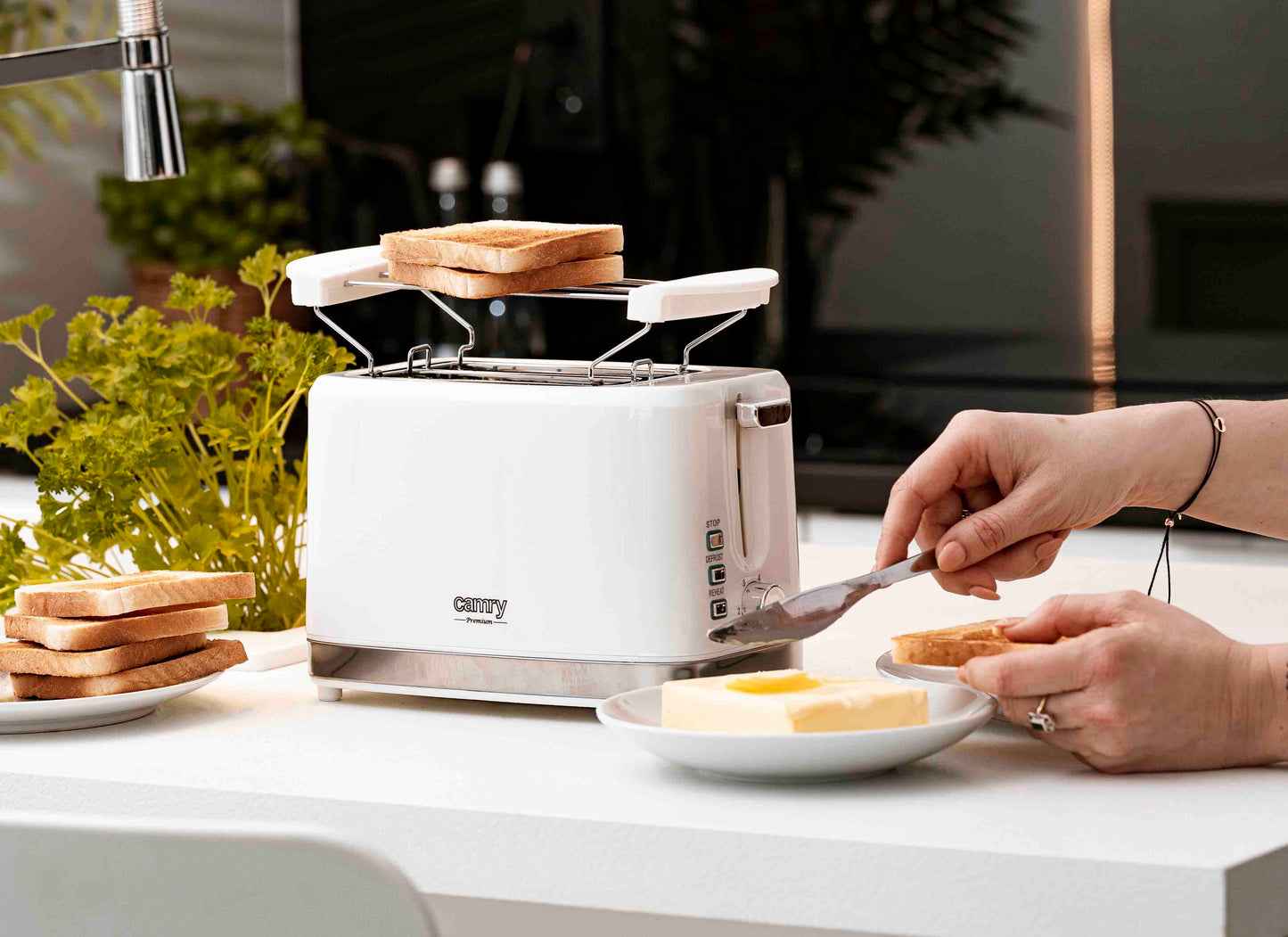 Camry CR3219 2 Slice Toaster 900W