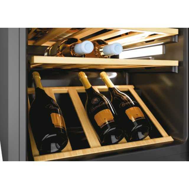CANDY CWC 200 EELW W/Cooler B-Class 82-Bottles