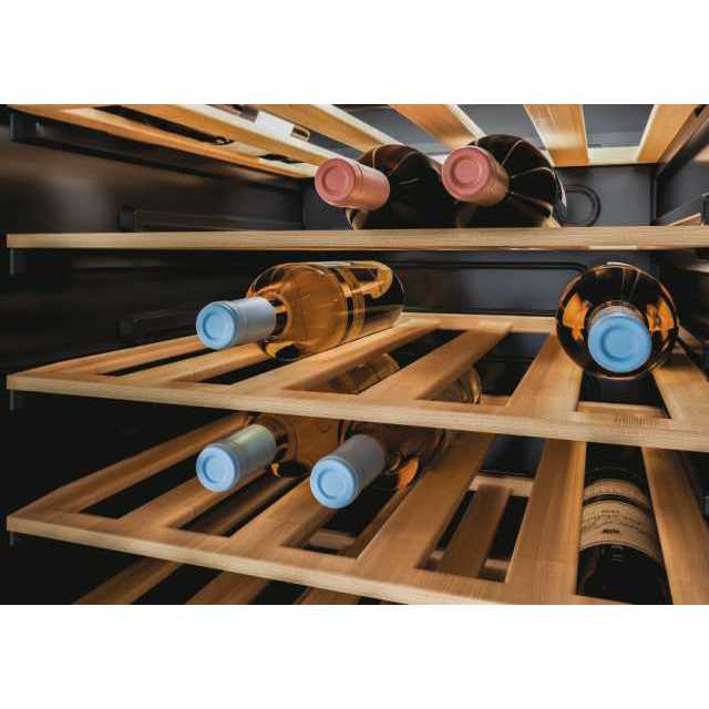 CANDY CWC 200 EELW W/Cooler B-Class 82-Bottles