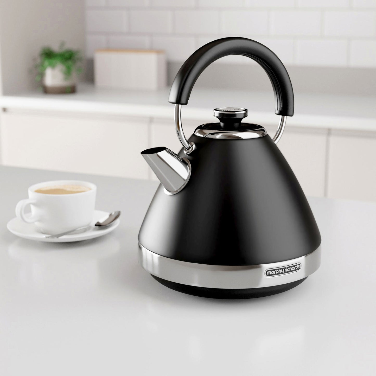 MORPHY RICHARDS 100131 VENTURE PYRAMID KETTLE 1.5L - BLACK