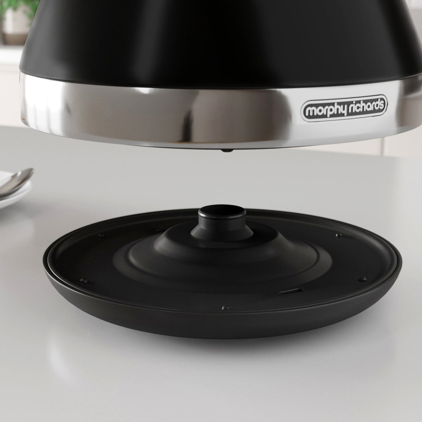 MORPHY RICHARDS 100131 VENTURE PYRAMID KETTLE 1.5L - BLACK