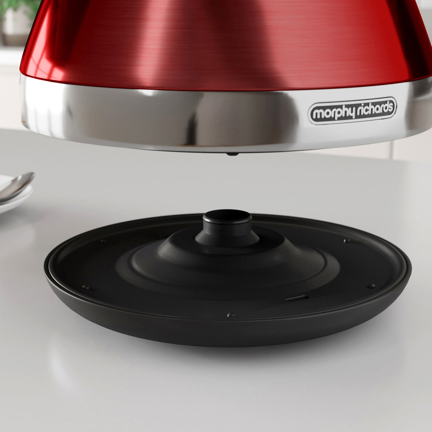 MORPHY RICHARDS 100133 VENTURE PYRAMID KETTLE 1.5L - RED
