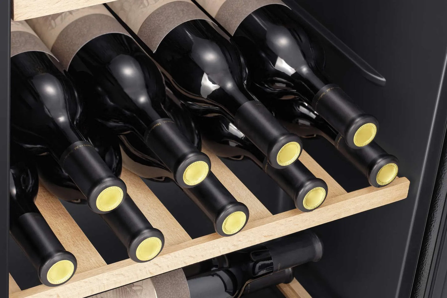 HISENSE RW12D4NWG0 Wine Cooler 30 Bottles