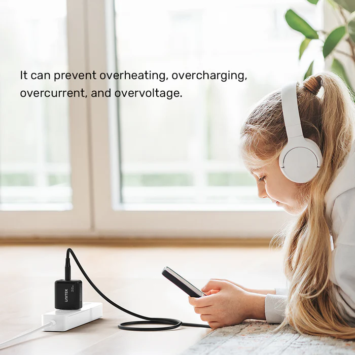 Unitek P1119A Charge Wall 35W 1xUSB-C PD & 1xQC 3.0 UK/EU/US Black