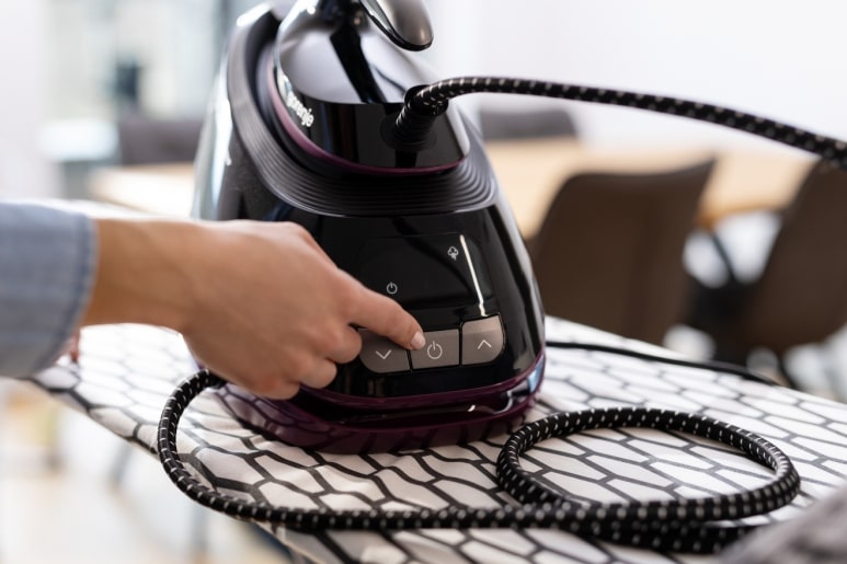 Gorenje Iron Steam Generator 3000W 8 BAR 1.5L Water Tank 160g/m SGD3000BKV