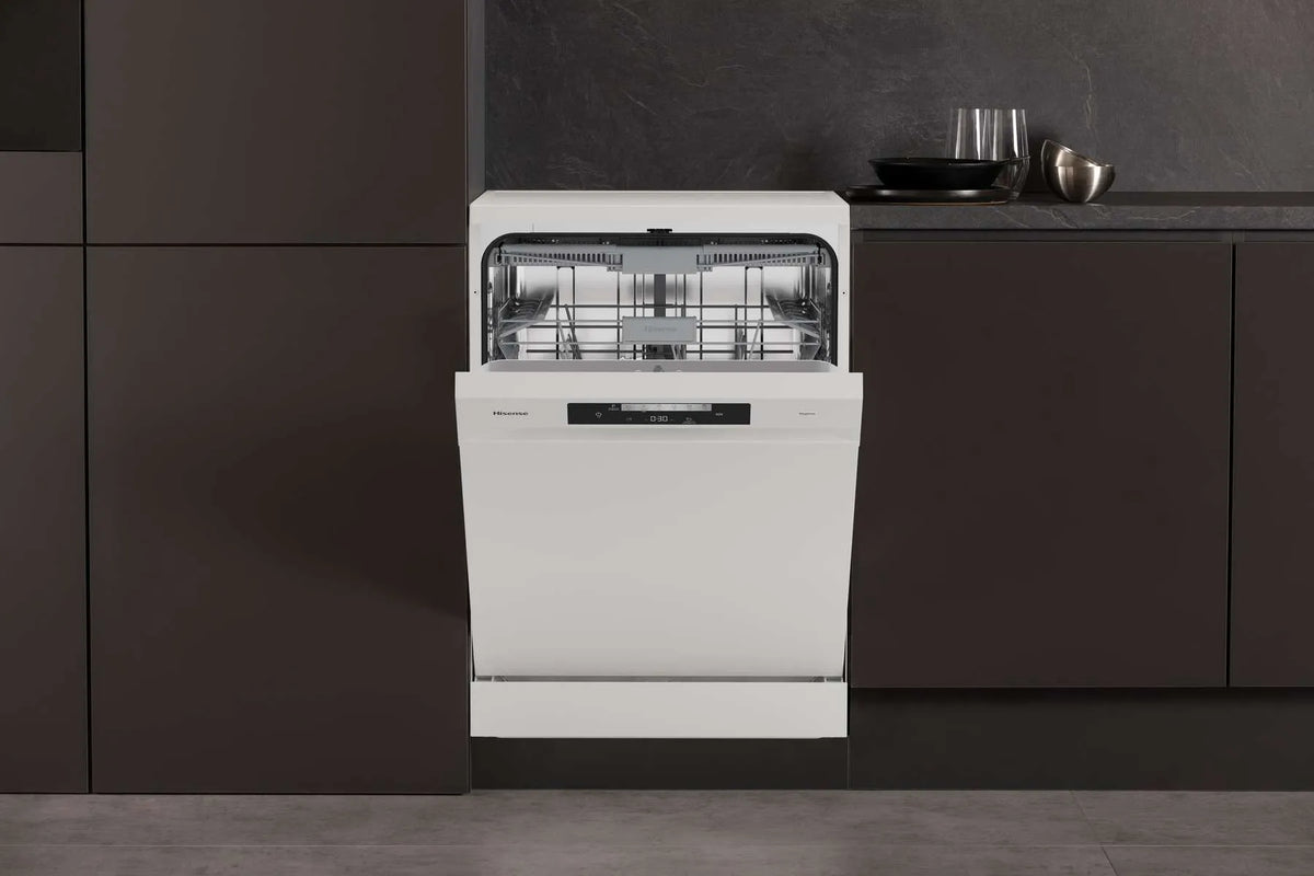 Hisense HS642C90W Freestanding Dishwasher