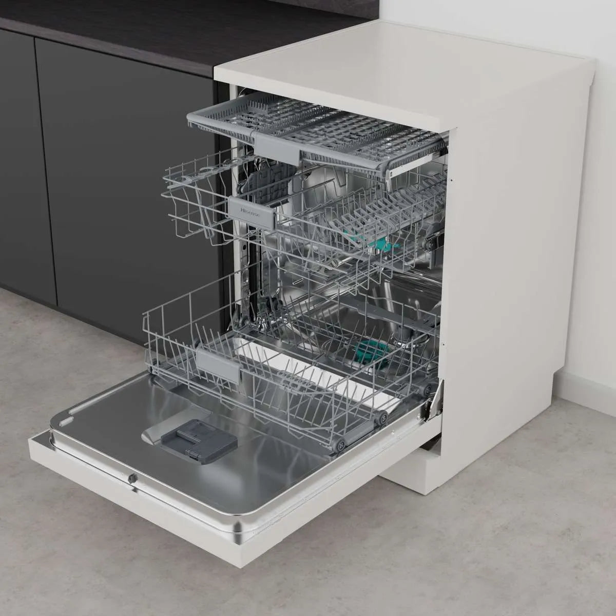 Hisense HS642C90W Freestanding Dishwasher