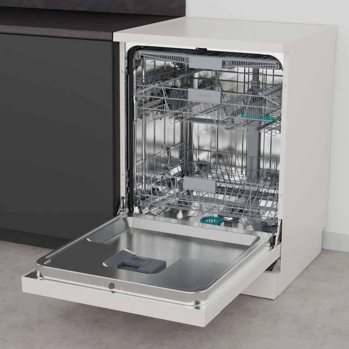 Hisense HS642C90W Freestanding Dishwasher