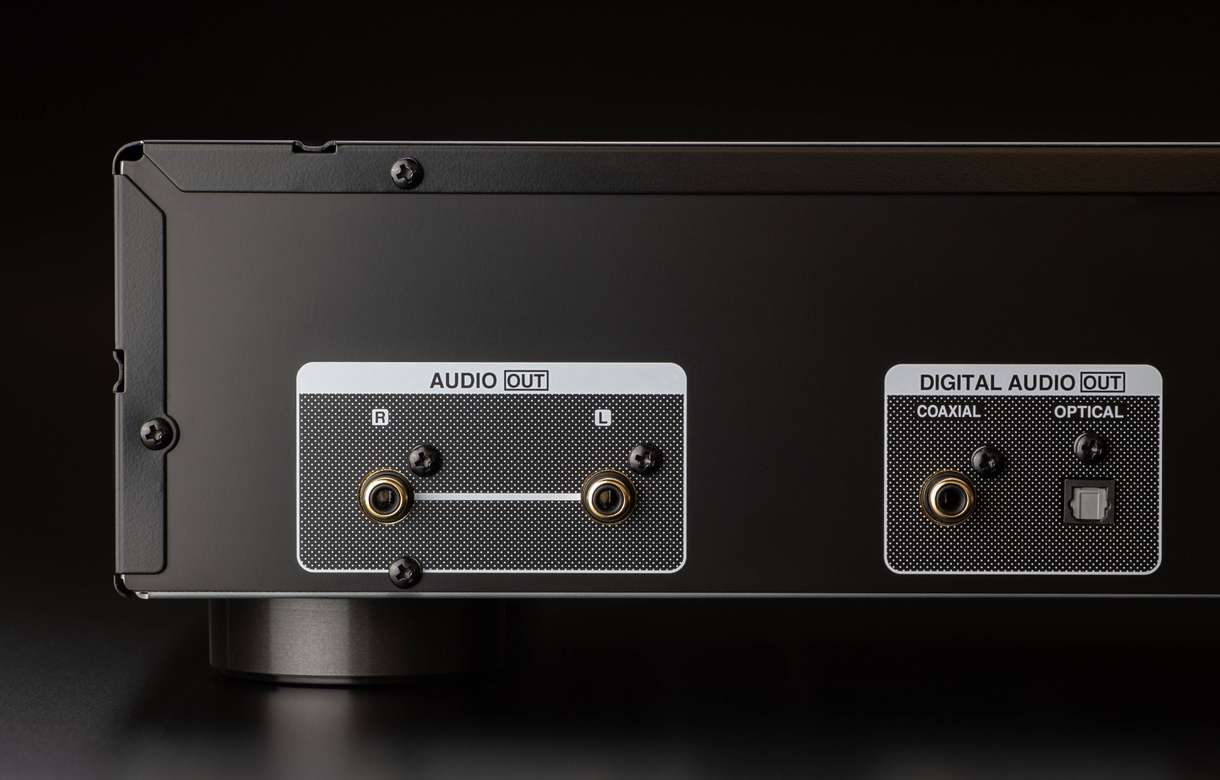 Denon DCD-900NE CD Player with Advanced AL32 Processing Plus and USB