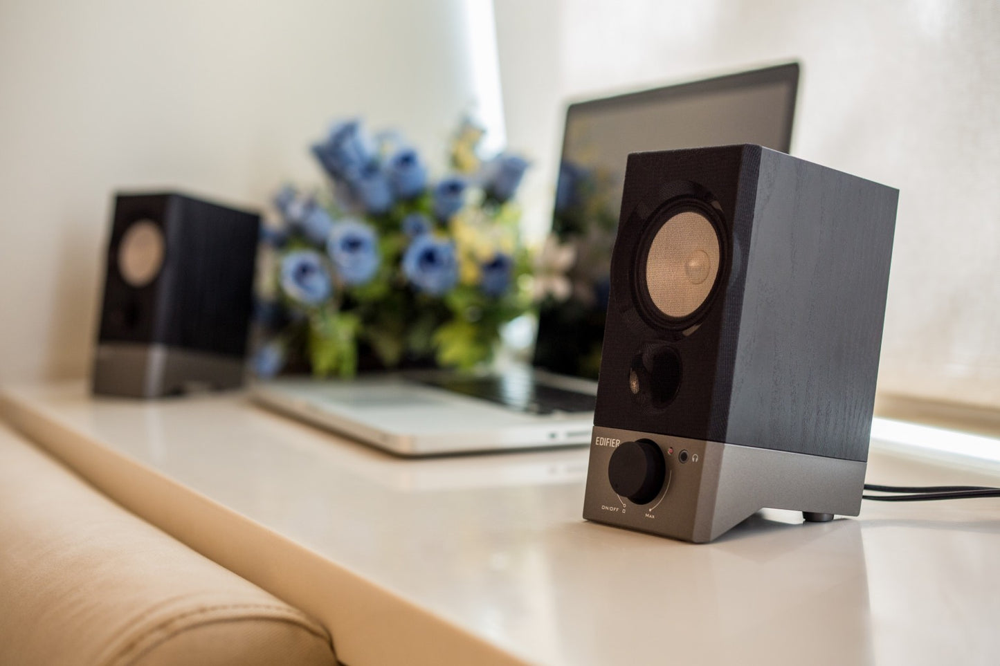 Edifier R19U Compact USB-Audio PC Speakers 4W Black