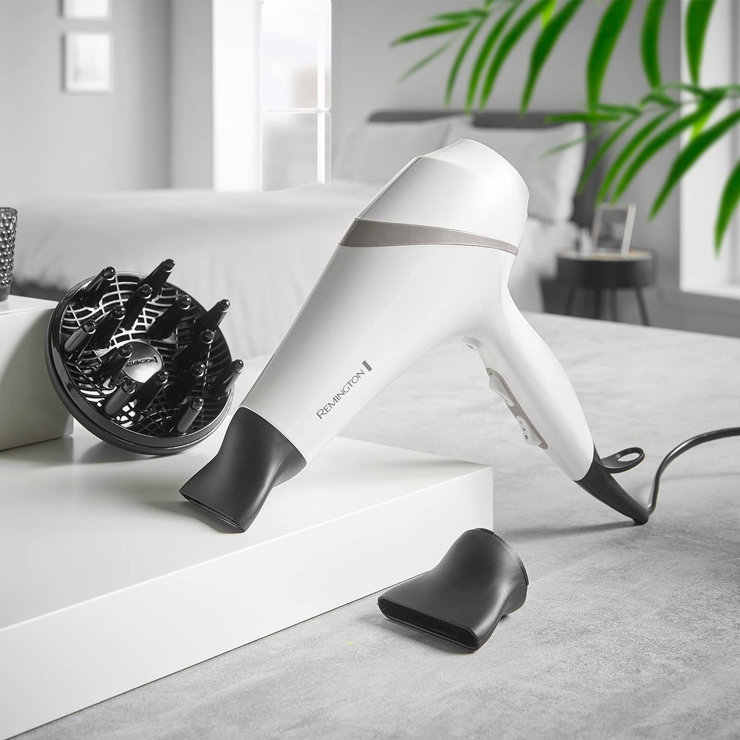 REMINGTON AC8901 Hair Dryer Hydraluxe 2300W White