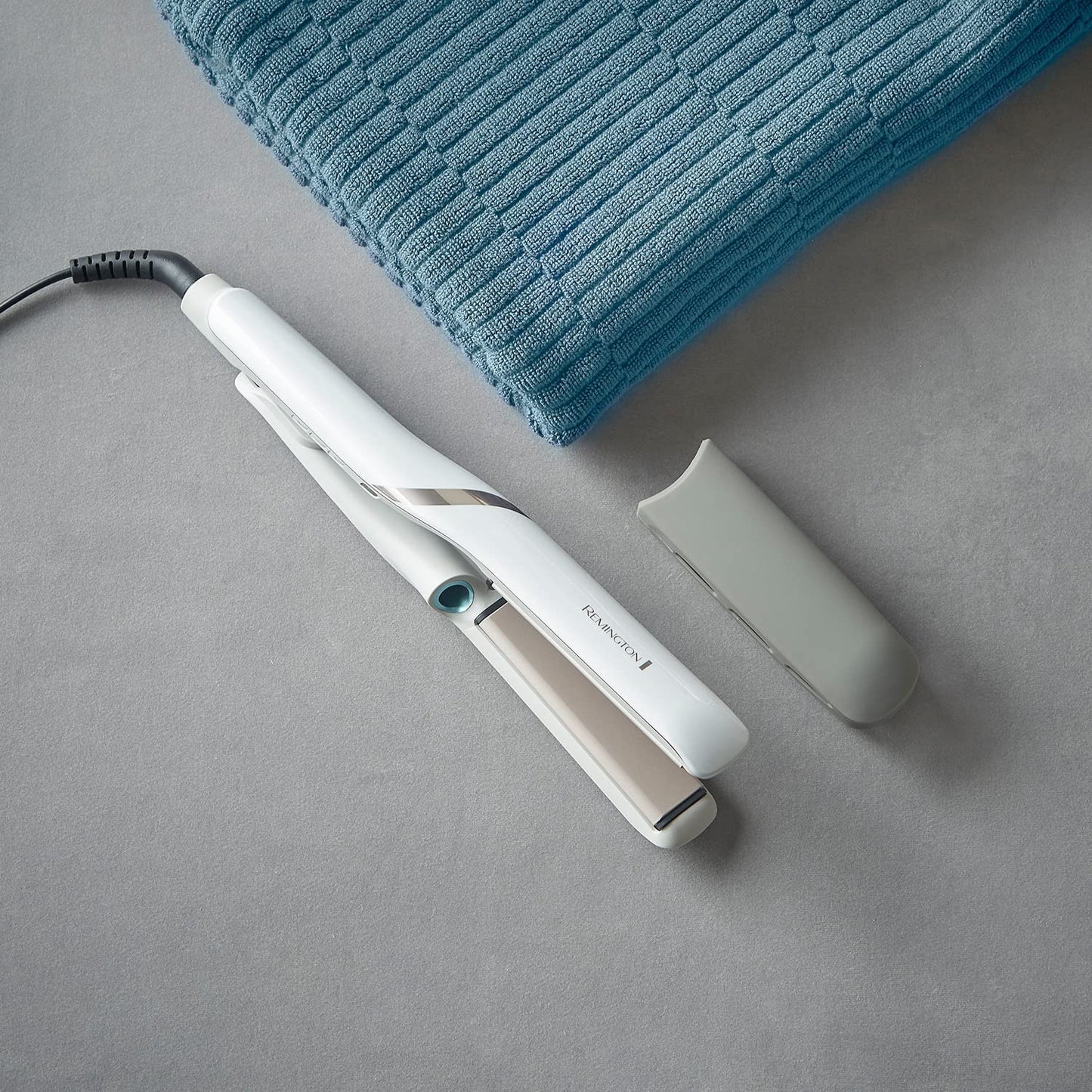 REMINGTON S9001 Hydraluxe PRO Hair Straightener White