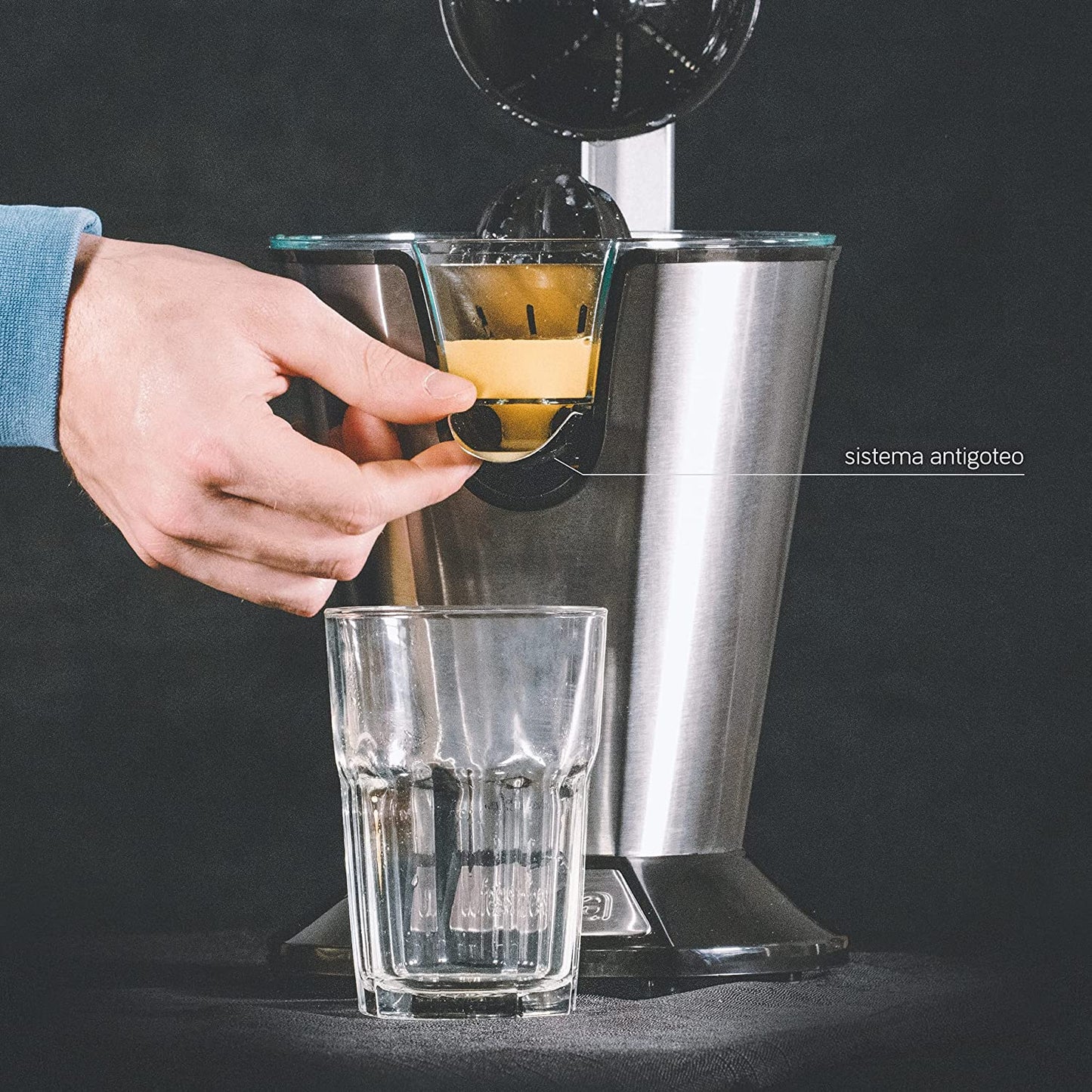 UFESA EX4950 Lever Press Juicer 600W Inox Different squeezer cones for Large & Small fruits