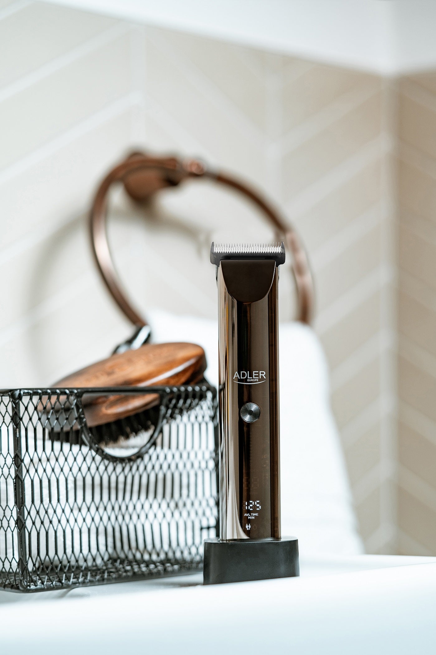 Adler AD2834 Hair Clipper With LCD Display